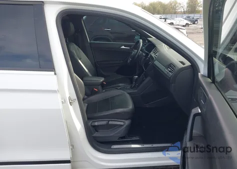 2019 Volkswagen Tiguan 2.0T Se/2.0T Sel/2.0T Sel R-Line/2.0T Sel R-Line Black из США, поврежденный, VIN 3VV3B7AXXKM098340